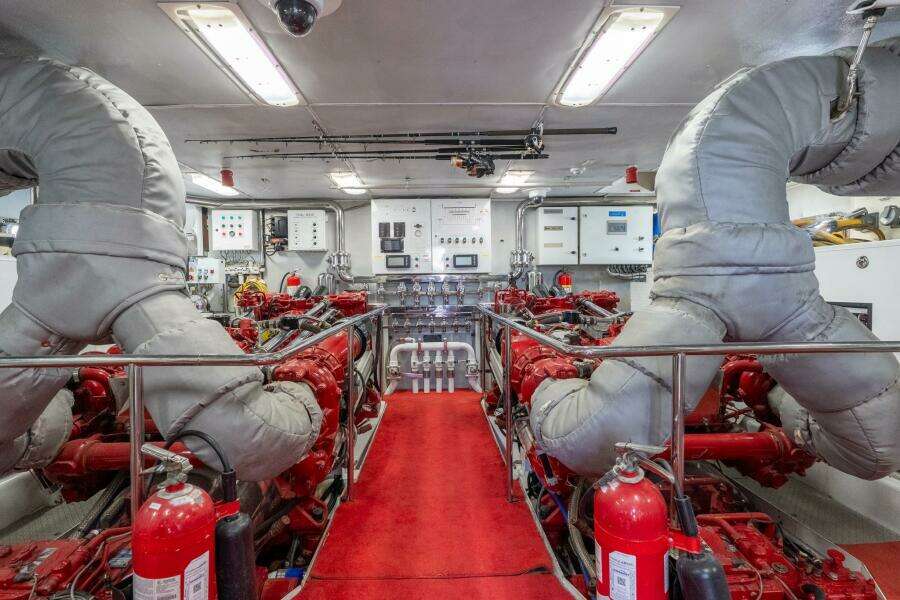 2001 Delta Marine Tri-Deck