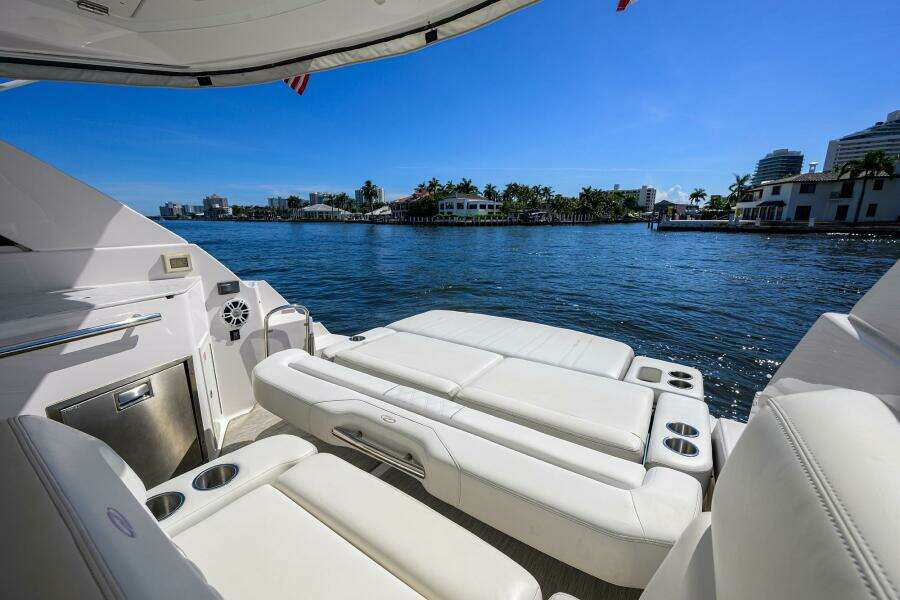 2020 Regal 35 Sport Coupe