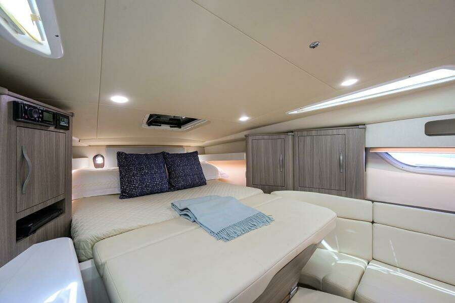 2020 Regal 35 Sport Coupe