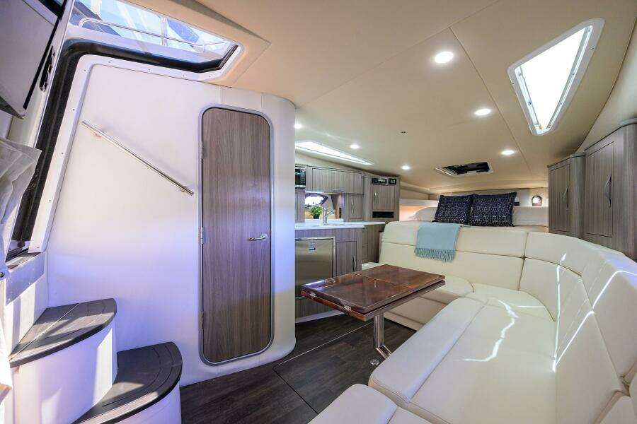 2020 Regal 35 Sport Coupe