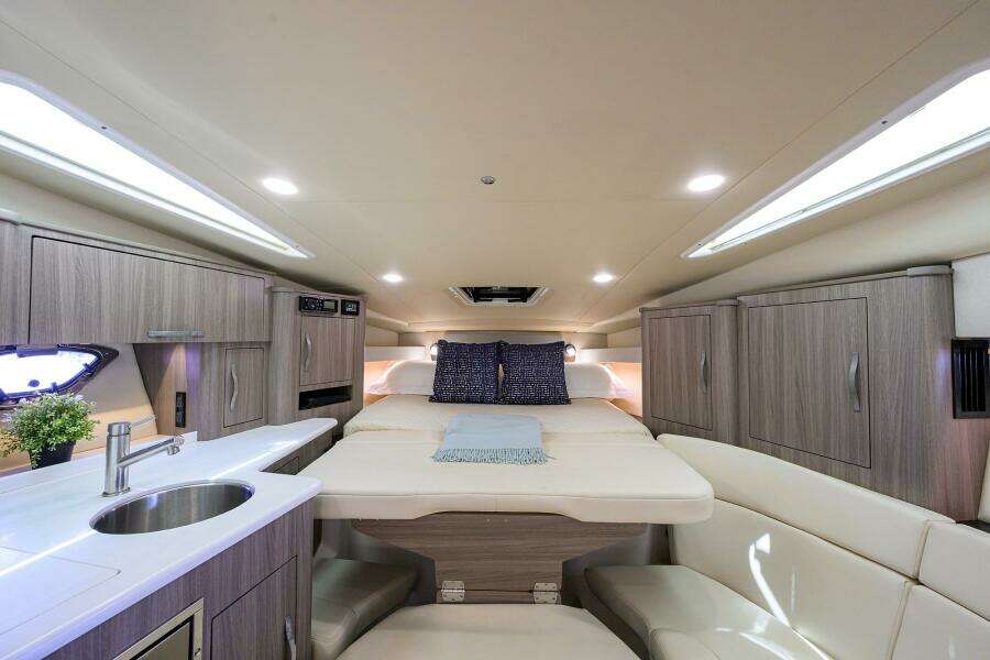 2020 Regal 35 Sport Coupe