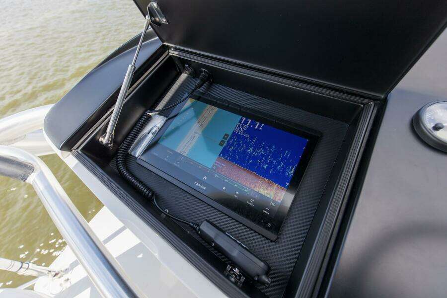 2016 92 Viking Enclosed Bridge Touche Bridge Tower (2)