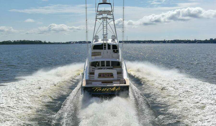 2016 92 Viking Enclosed Bridge Touche Exterior (16)