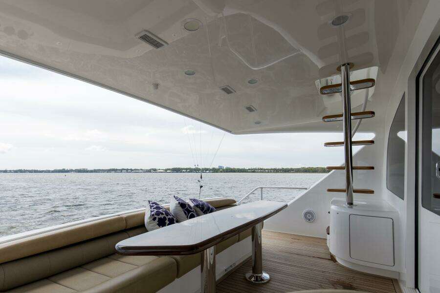 2016 92 Viking Enclosed Bridge Touche Stern Deck (6)