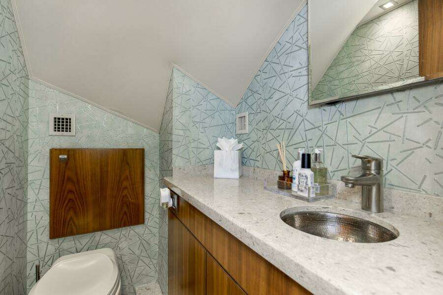 2016 92 Viking Enclosed Bridge Touche Day Head