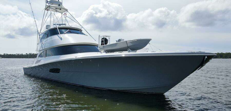 2016 92 Viking Enclosed Bridge Touche Exterior (10)