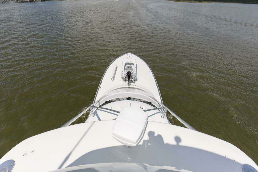 2016 92 Viking Enclosed Bridge Touche Exterior (6)