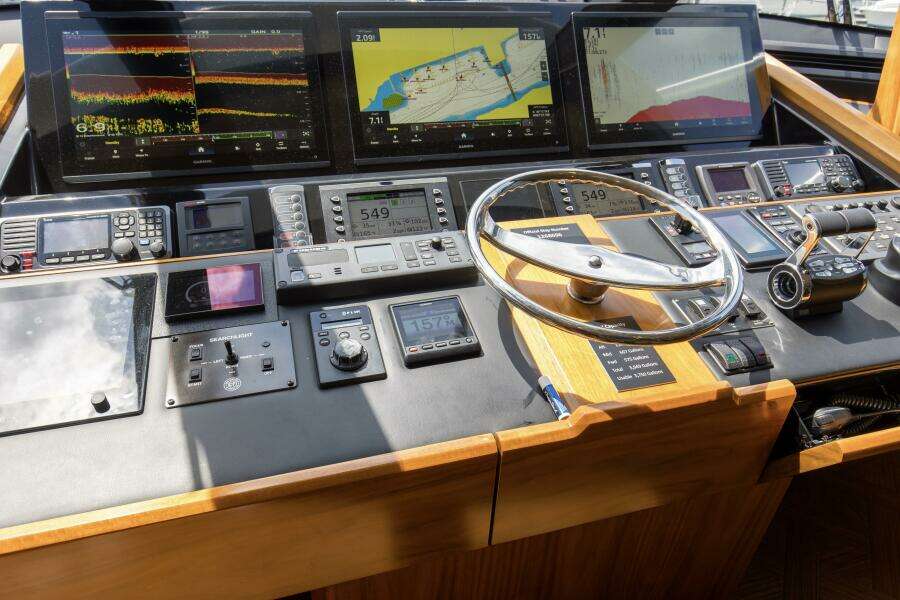 2016 92 Viking Enclosed Bridge Touche Bridge  (2)