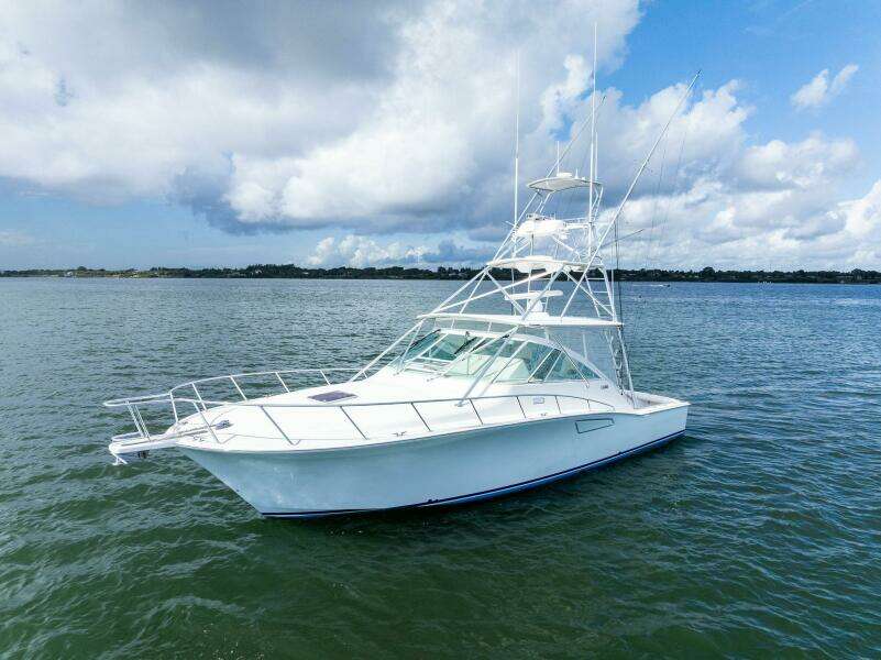 2004 Cabo 40 Hardtop Express