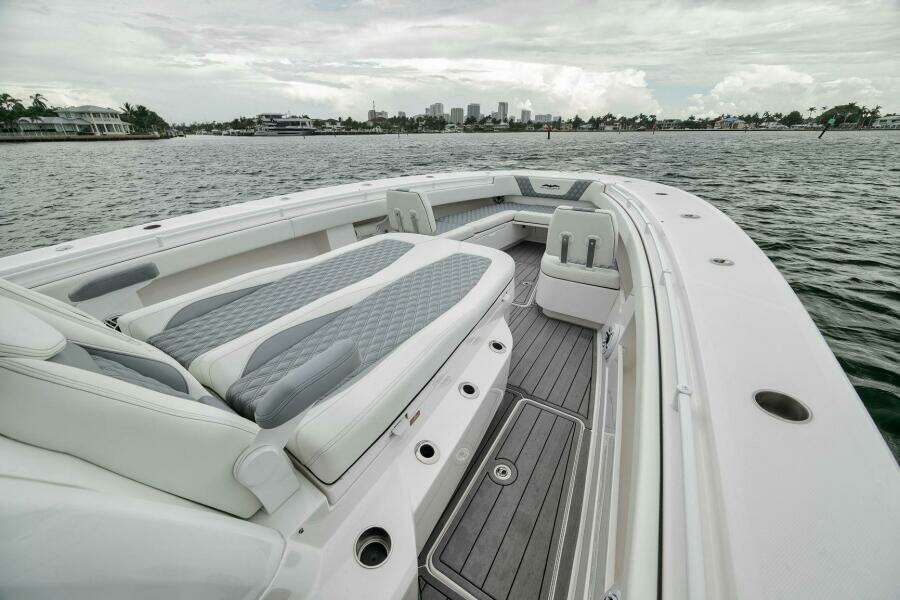 2024 Invincible 43 Open