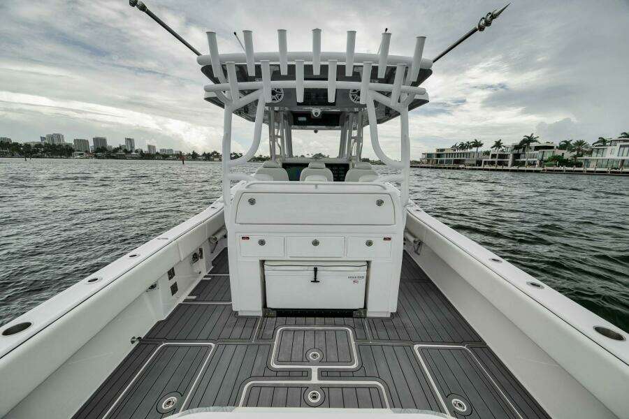 2024 Invincible 43 Open