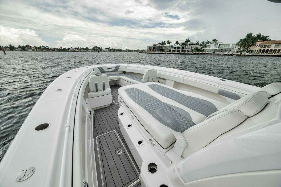 2024 Invincible 43 Open