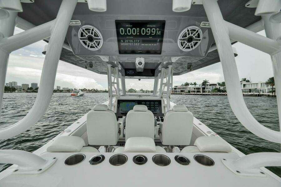 2024 Invincible 43 Open