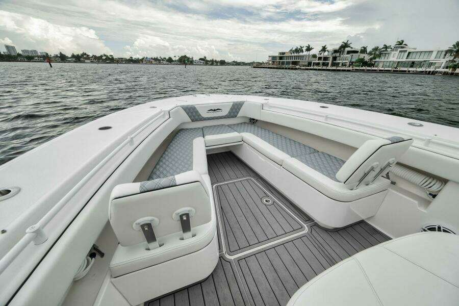 2024 Invincible 43 Open