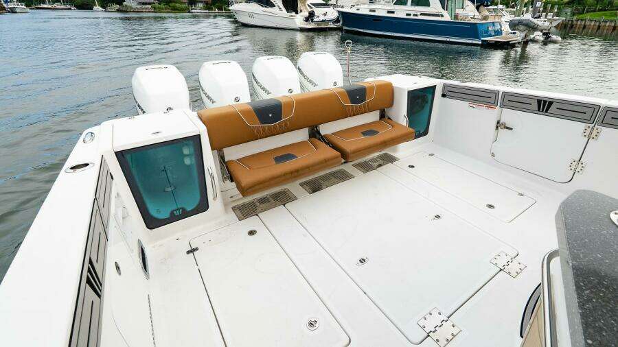 2021 Wellcraft 402 Fisherman