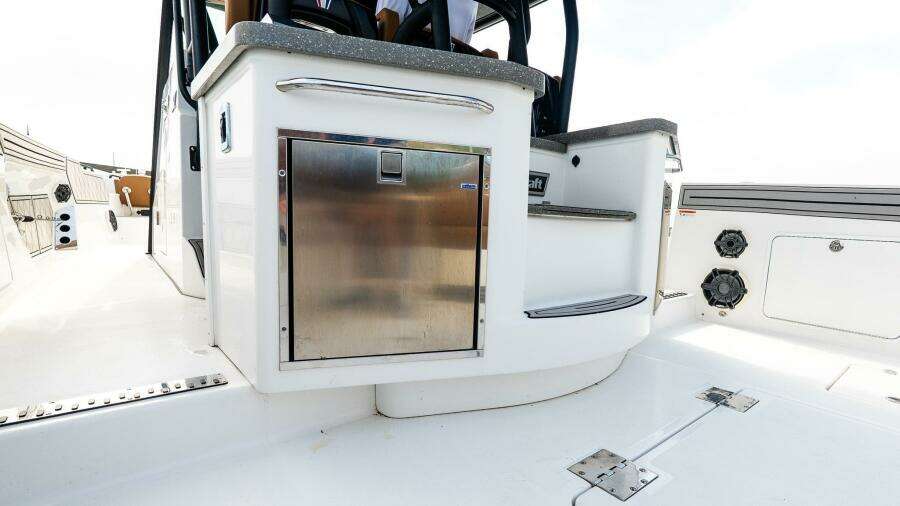 2021 Wellcraft 402 Fisherman