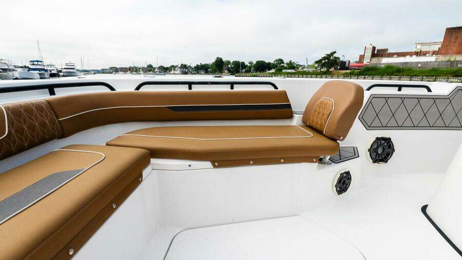 2021 Wellcraft 402 Fisherman