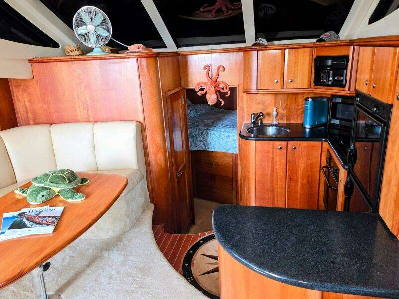 2003 Silverton 392 Aft Cabin Motor Yacht
