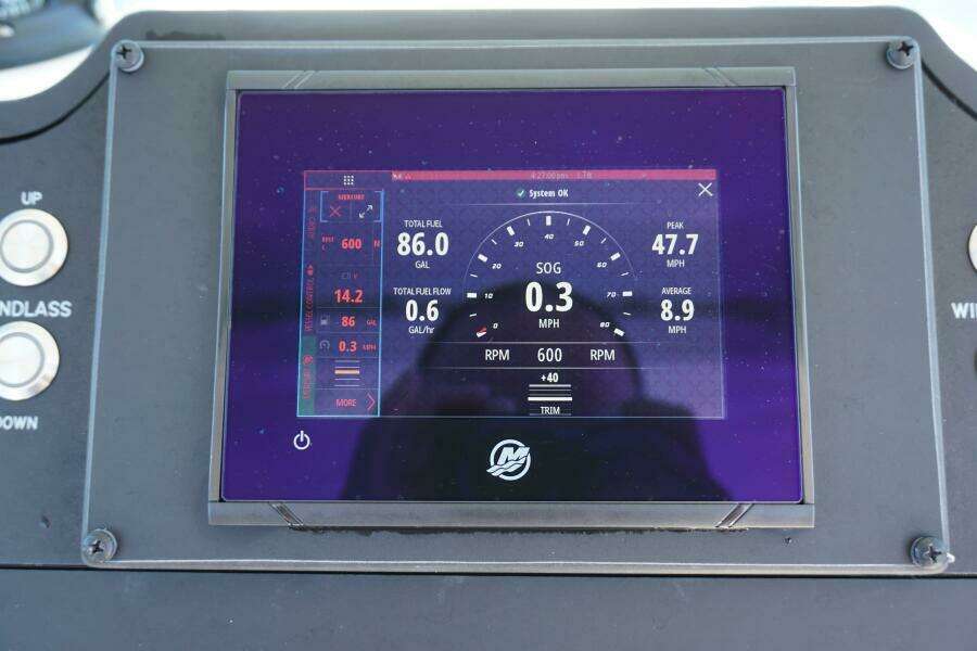 2022 25 Everglades 253cc Electronics (5)