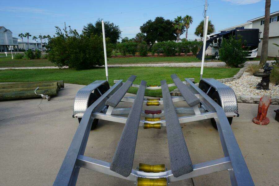 2022 25 Everglades 253cc Trailer (3)