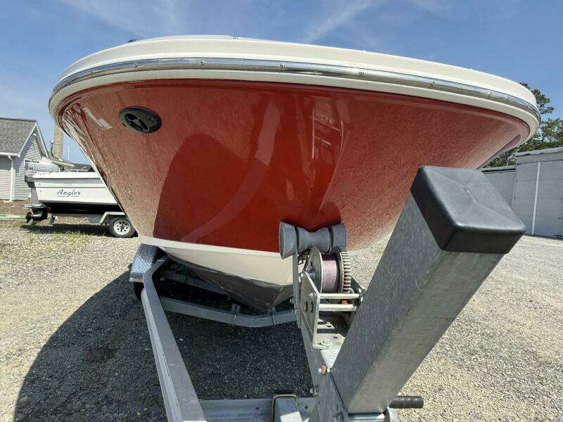 2014 Sea Ray 240 Sun Deck Outboard