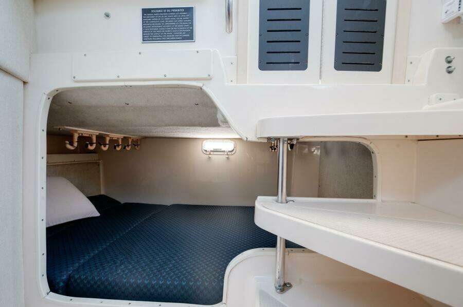 1997 Grady-White 300 Marlin