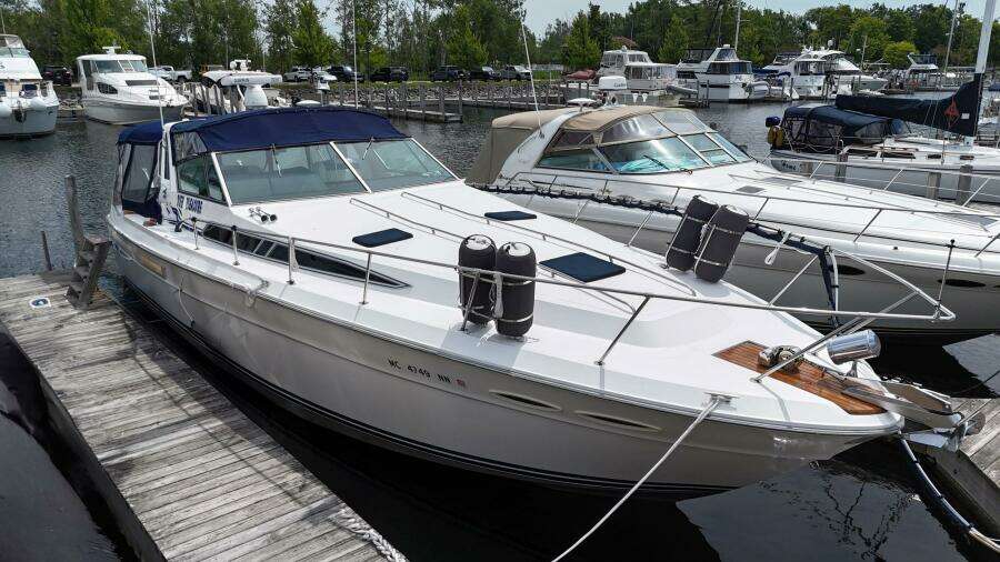 1988 Sea Ray 390 Express Cruiser