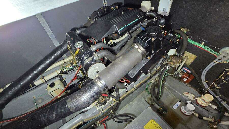 1988 Sea Ray 390 Express Cruiser