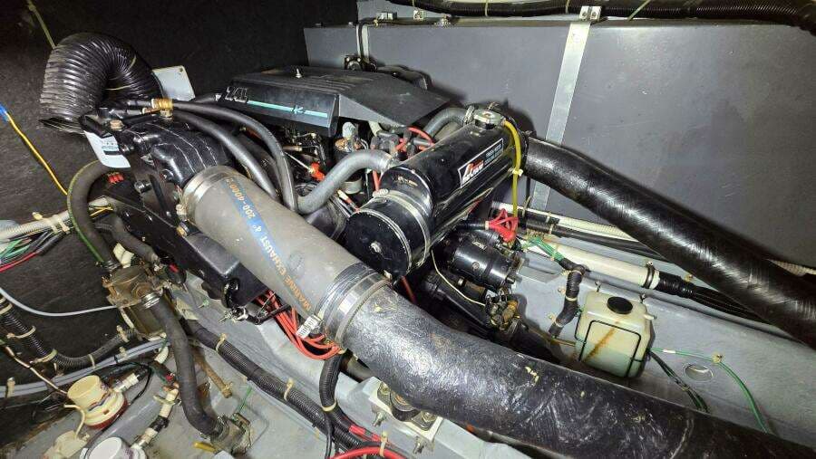 1988 Sea Ray 390 Express Cruiser