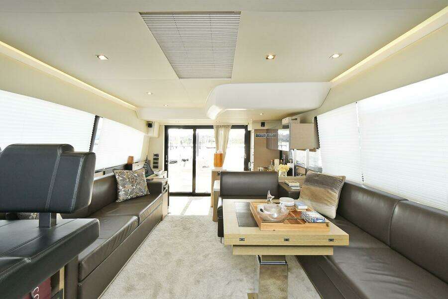 2018 Prestige 560 Fly