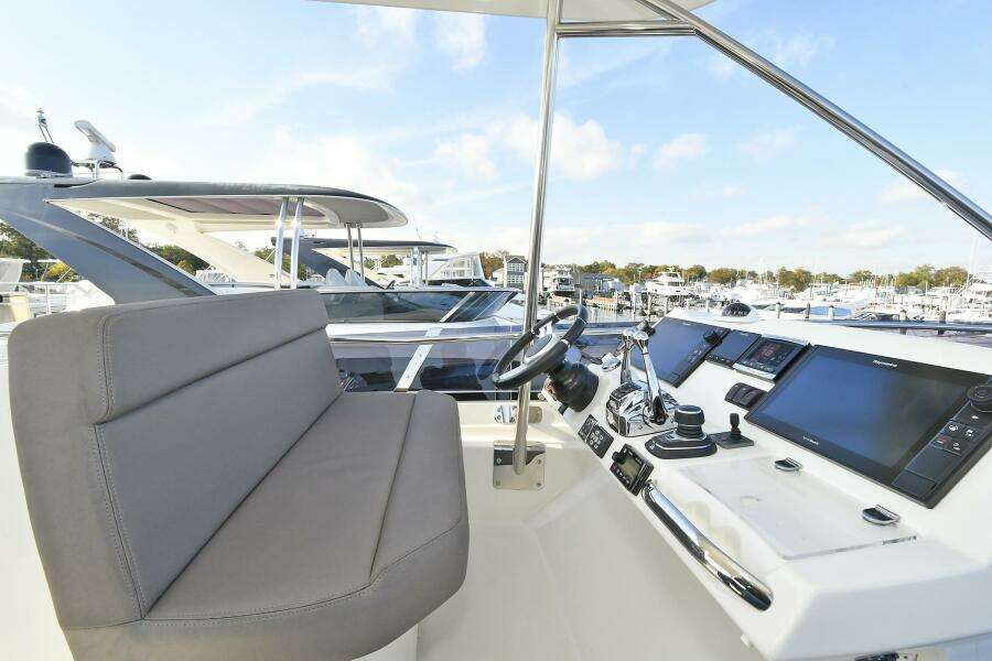 2018 Prestige 560 Fly