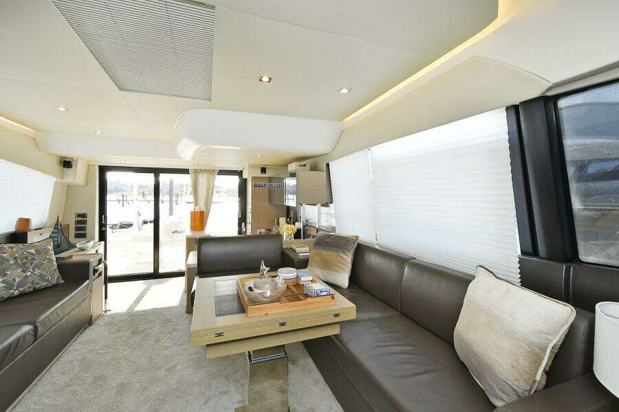 2018 Prestige 560 Fly