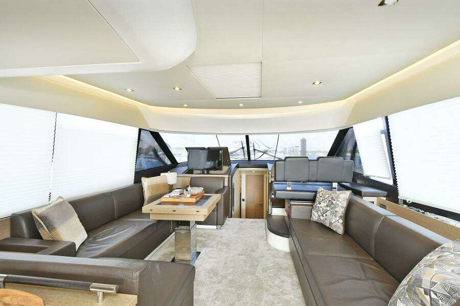 2018 Prestige 560 Fly