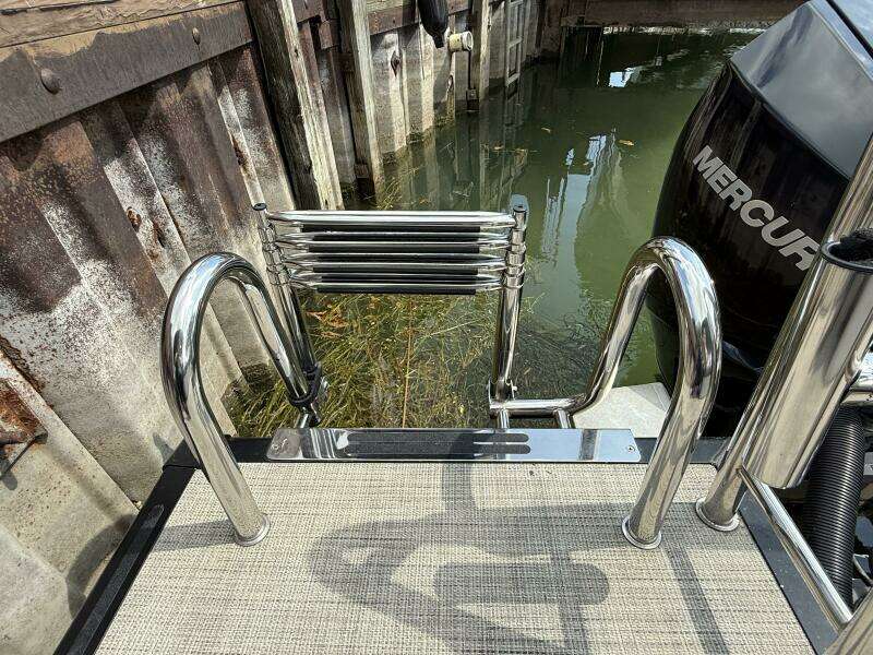 2022 Harris Sunliner 230