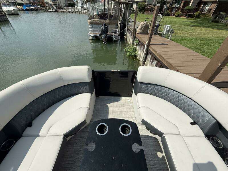 2022 Harris Sunliner 230