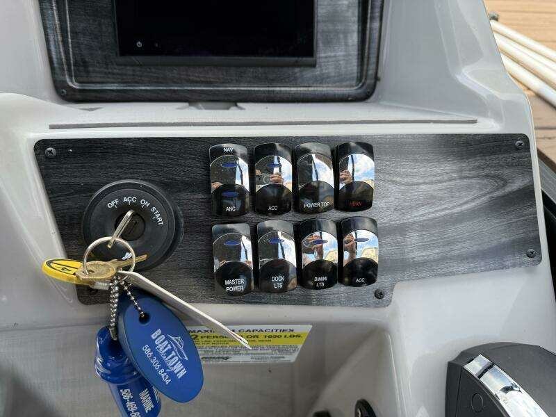 2022 Harris Sunliner 230