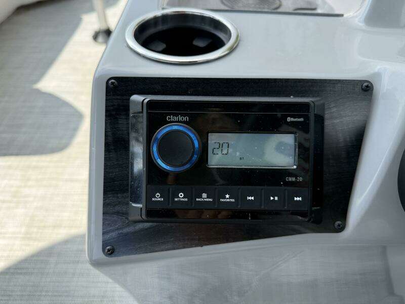 2022 Harris Sunliner 230