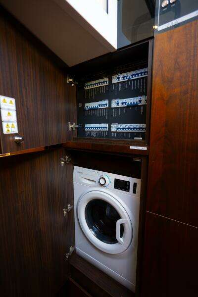 2025 Fairline Squadron 50