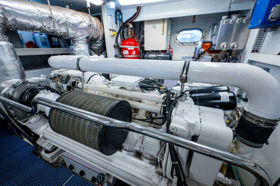 Ocean Alexander 78 Somewhere In Time- Engine Room