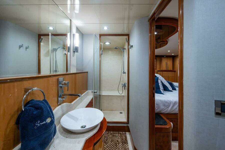 Ocean Alexander 78 Somewhere In Time- Master Stateroom Head