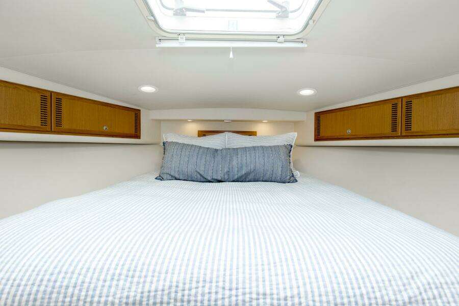 2007 40 Cabo Express Big Blue Stateroom (1)