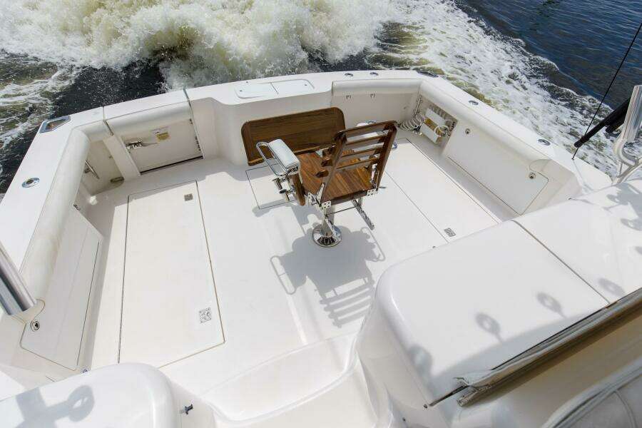 2007 40 Cabo Express Big Blue Deck (4)