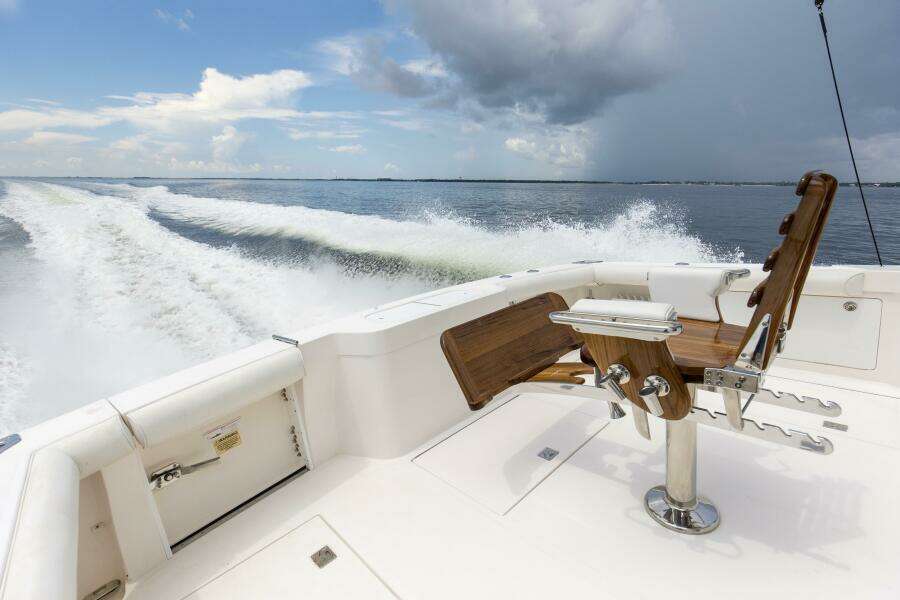 2007 40 Cabo Express Big Blue Deck