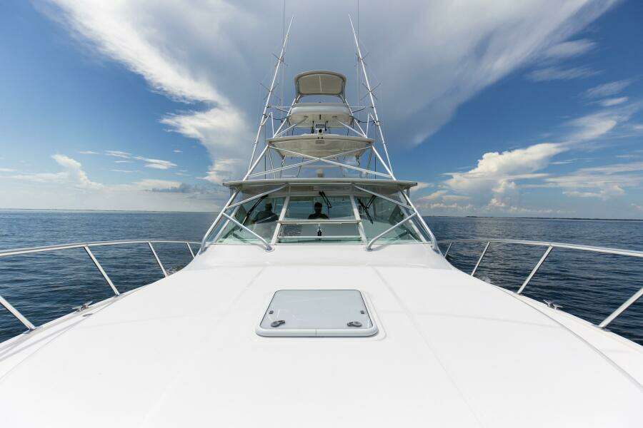 2007 40 Cabo Express Big Blue Bow (2)