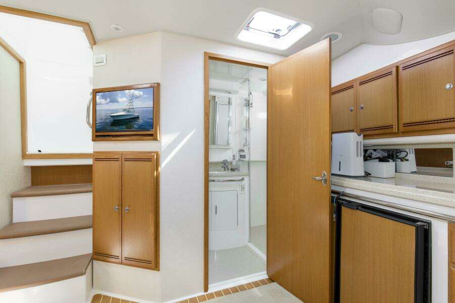 2007 40 Cabo Express Big Blue Cabin (6)