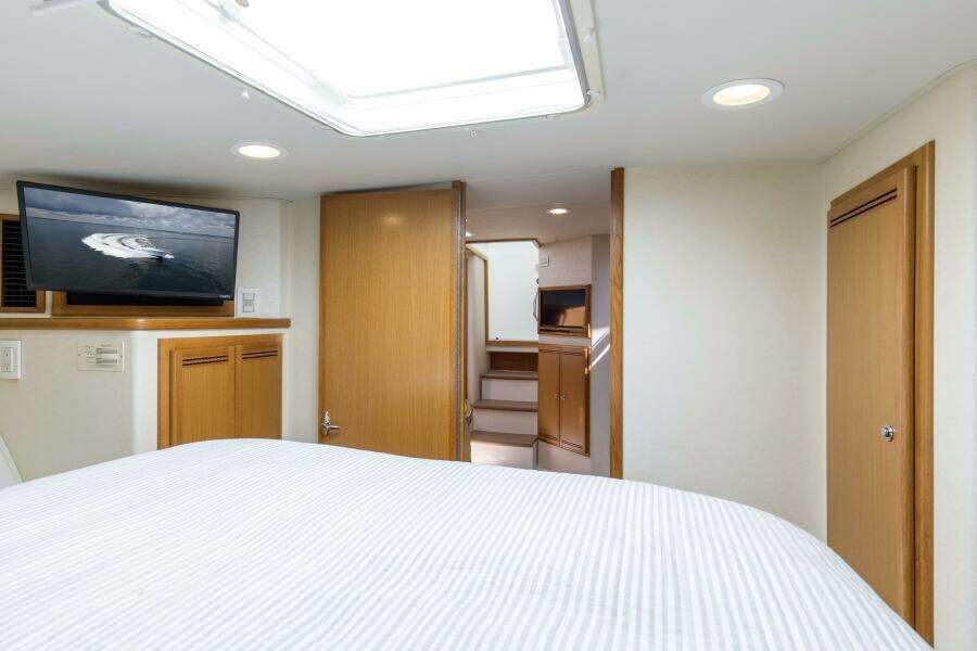 2007 40 Cabo Express Big Blue Stateroom (2)