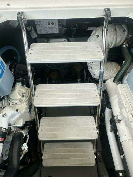 2009 Meridian 441 Sedan