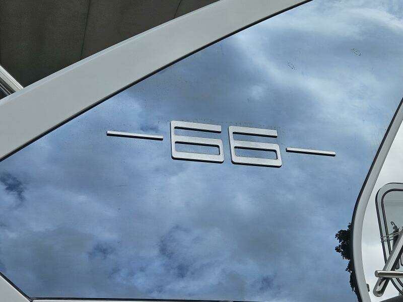 2022 Azimut 66
