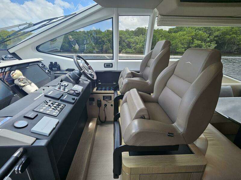 2022 Azimut 66