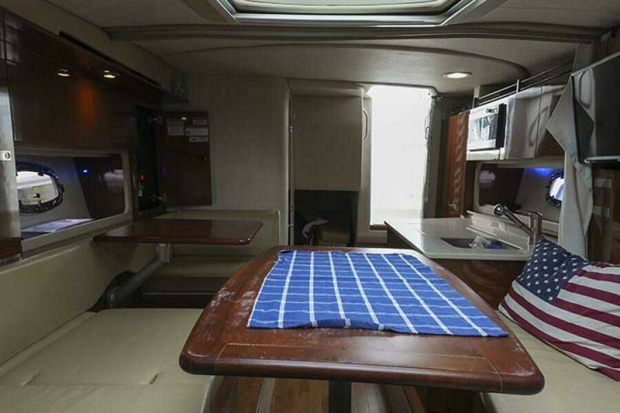 2010 Sea Ray 310 Sundancer